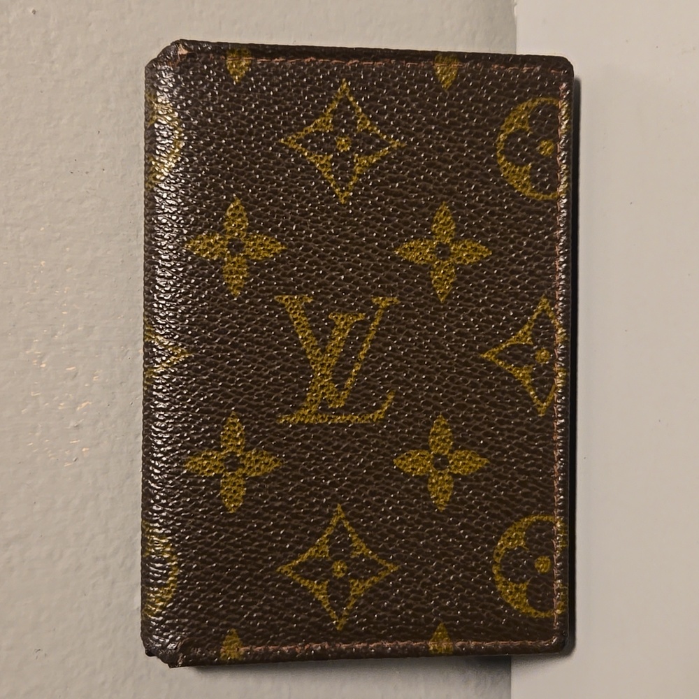Louis Vuitton Monogram Card/ID Holder - Picture 2 of 8